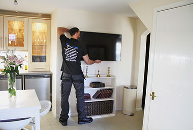 tv wall mounting Ramsbury